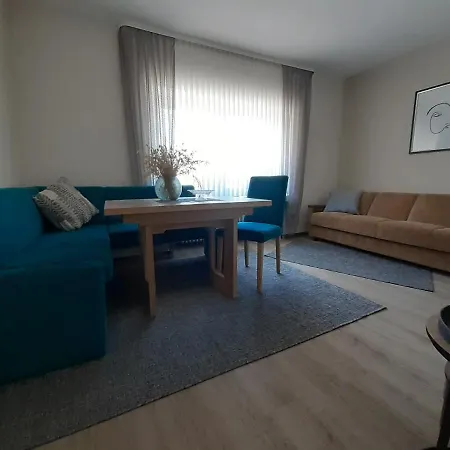 Naehe Nuerburgring In Quiddelbach, Gaestezimmer Mit Lounge Guest house