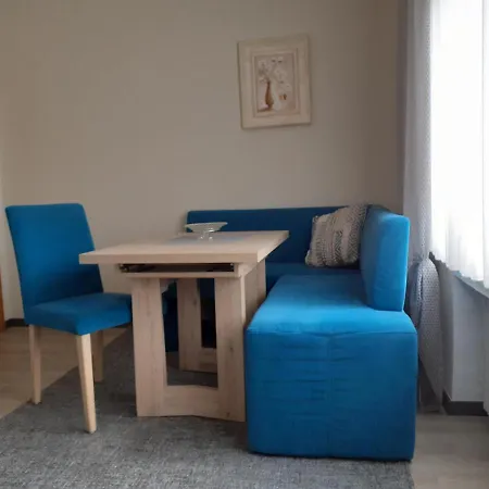 Nähe Nürburgring In Quiddelbach, Gästezimmer Mit Lounge *