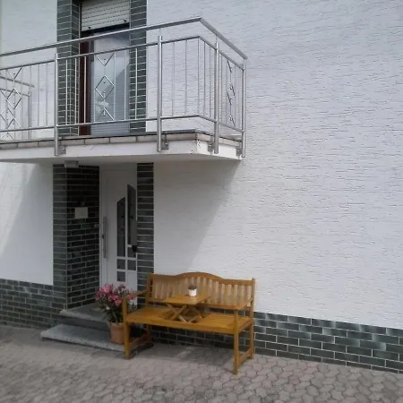 Gasthof Nähe Nürburgring In Quiddelbach, Gästezimmer Mit Lounge