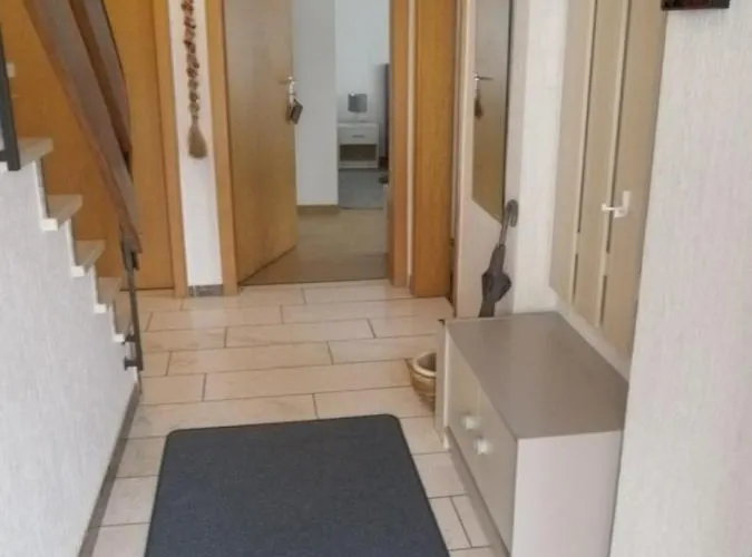 Naehe Nuerburgring In Quiddelbach, Gaestezimmer Mit Lounge בית הארחה 3*